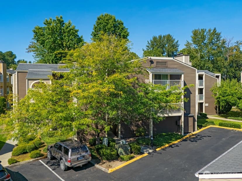 Property photo for 7350 W Lake Sammamish Parkway #3-302, Redmond photo 2