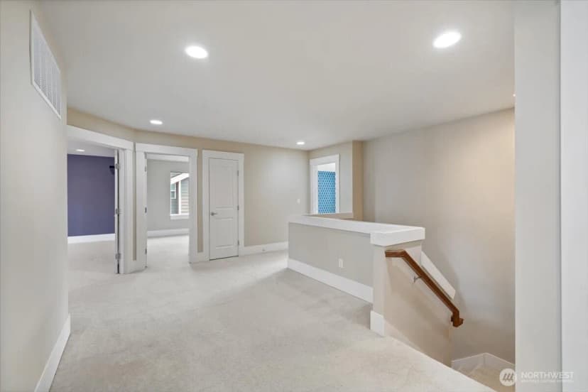 Property photo for 907 Ilwaco Place Ne, Renton photo 14