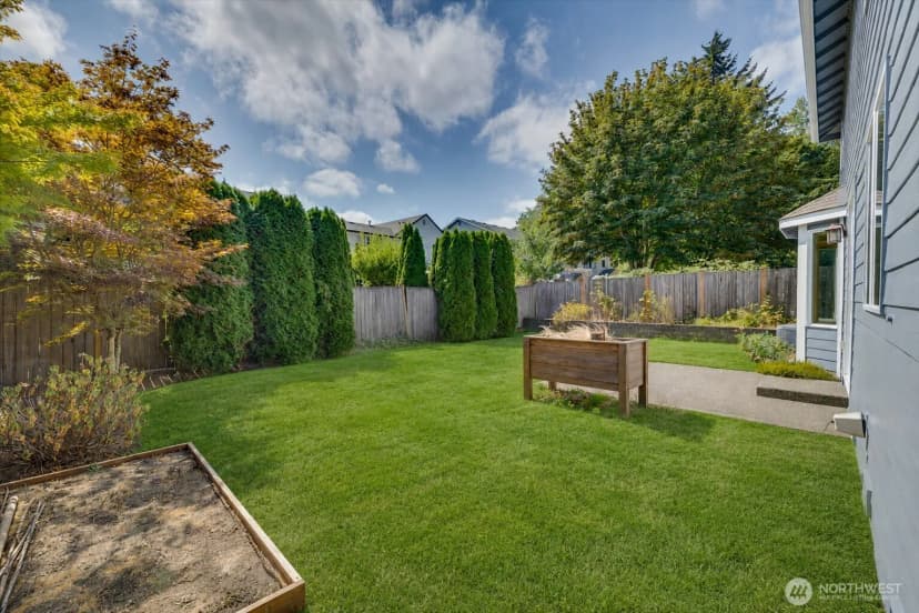 Property photo for 907 Ilwaco Place Ne, Renton photo 31