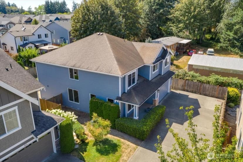 Property photo for 907 Ilwaco Place Ne, Renton photo 32