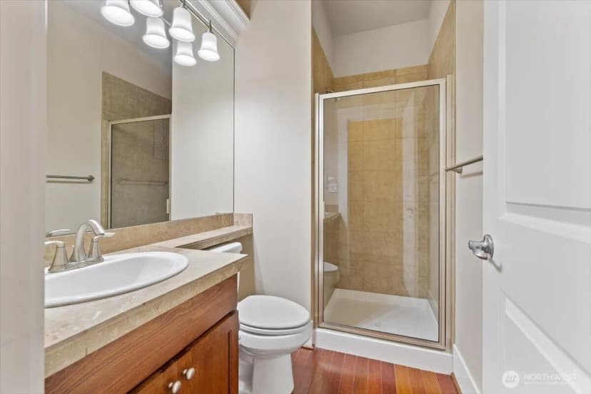 Property photo for 907 Ilwaco Place Ne, Renton photo 12