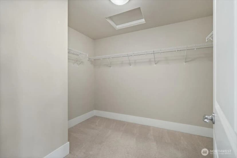 Property photo for 907 Ilwaco Place Ne, Renton photo 19