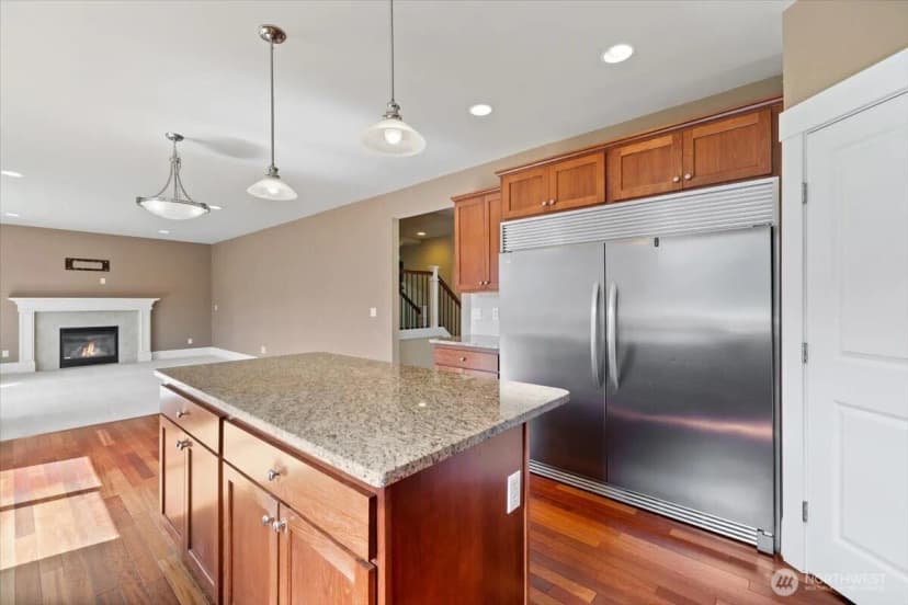 Property photo for 907 Ilwaco Place Ne, Renton photo 8