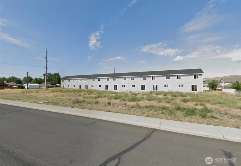 Property photo for 813 3rd Avenue Ne, Ephrata