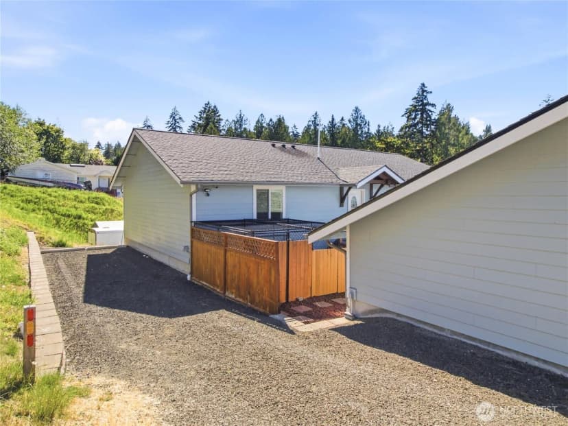 Property photo for 9924 Mariner Drive Nw, Olympia photo 27
