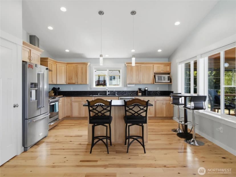 Property photo for 9924 Mariner Drive Nw, Olympia photo 6