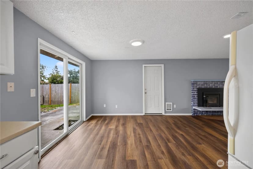 Property photo for 854 Sw Heller Street, Oak Harbor photo 9