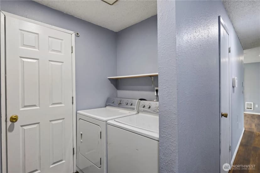 Property photo for 854 Sw Heller Street, Oak Harbor photo 13