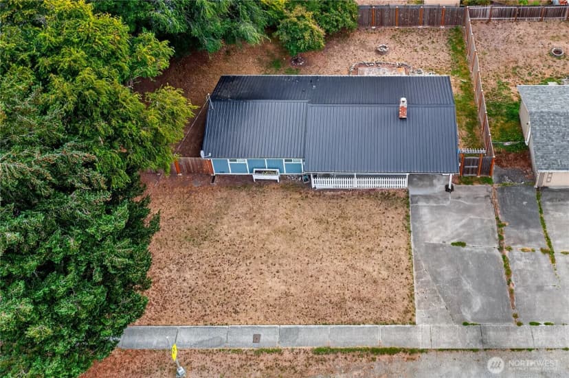 Property photo for 854 Sw Heller Street, Oak Harbor photo 37