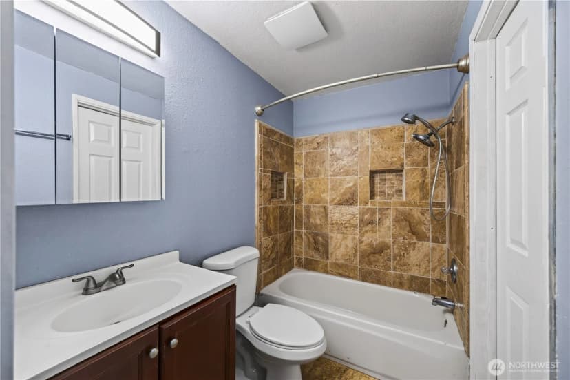 Property photo for 854 Sw Heller Street, Oak Harbor photo 21