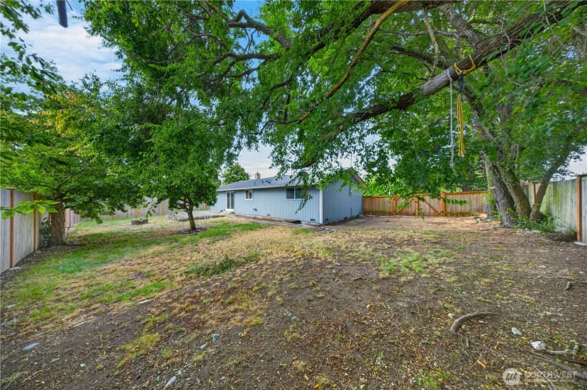 Property photo for 854 Sw Heller Street, Oak Harbor photo 35