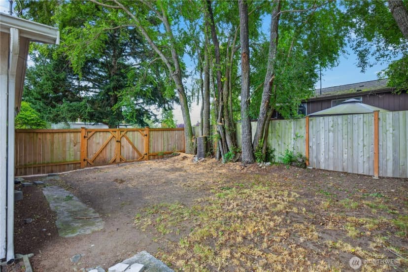 Property photo for 854 Sw Heller Street, Oak Harbor photo 36