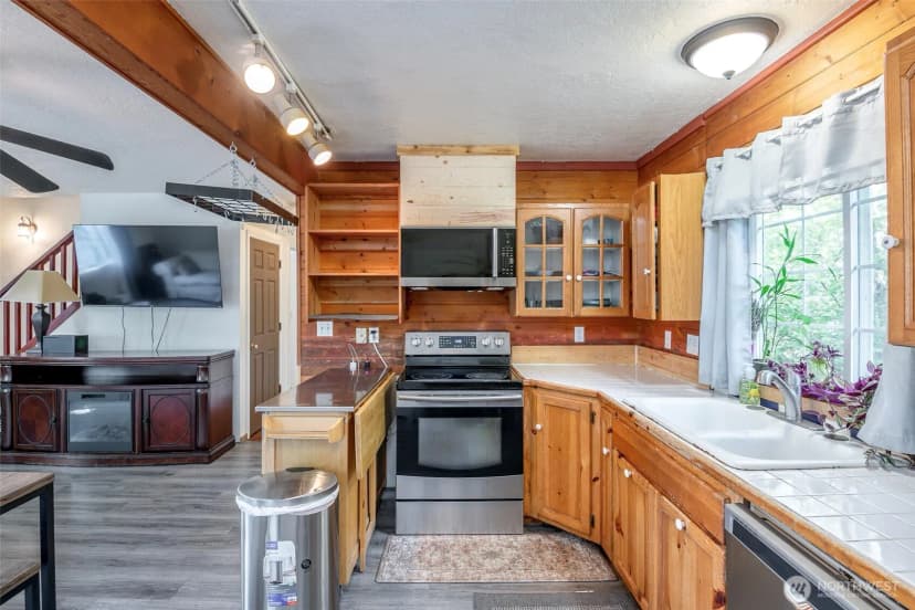 Property photo for 817 Kendall Street, Port Orchard photo 15