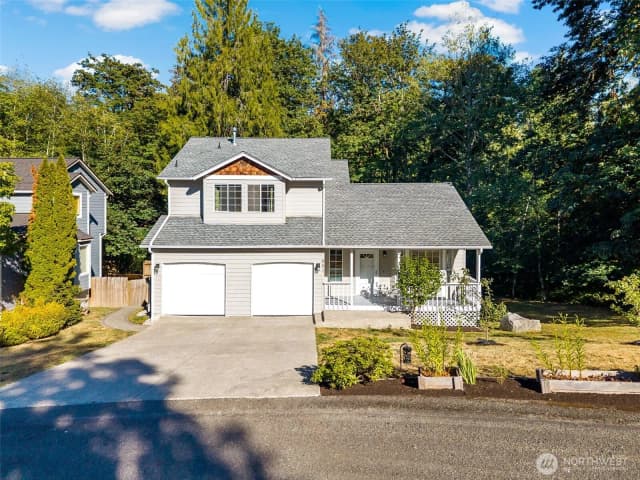 Property photo for 961 Ne Winston Dr, Bremerton photo 2