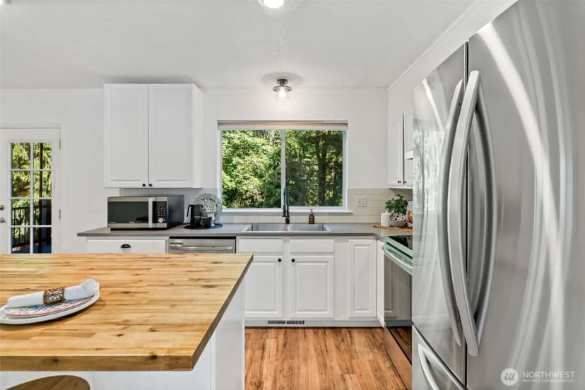 Property photo for 961 Ne Winston Dr, Bremerton photo 11