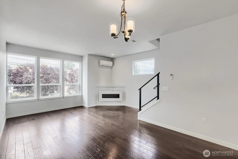 Property photo for 911 N 104th Street #b, Seattle photo 5