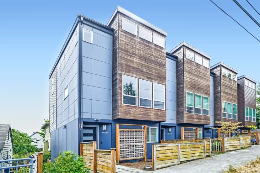 Property photo for 911 N 104th Street #b, Seattle photo 2