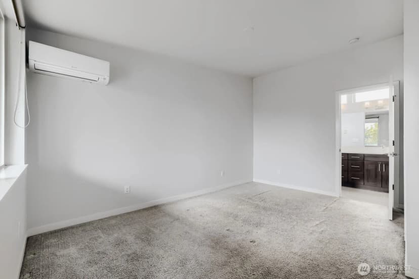 Property photo for 911 N 104th Street #b, Seattle photo 16