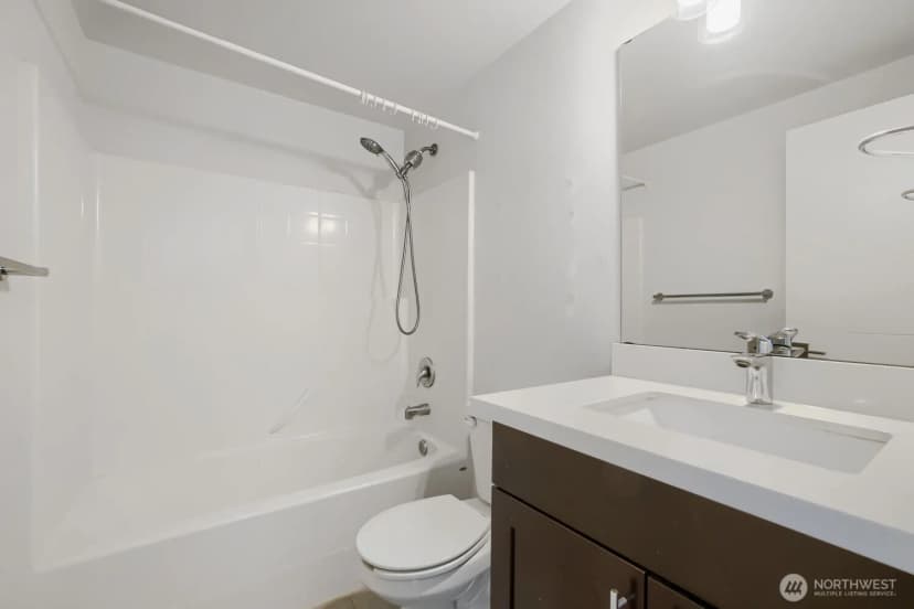 Property photo for 911 N 104th Street #b, Seattle photo 29