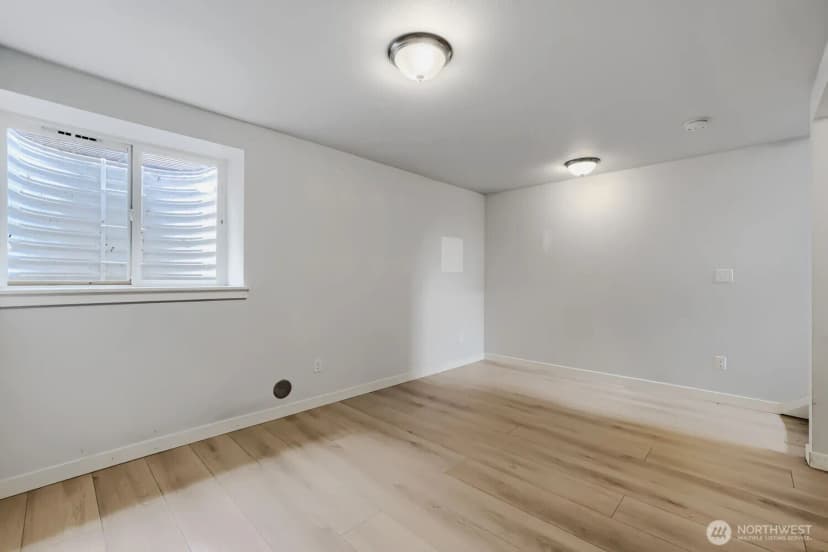Property photo for 911 N 104th Street #b, Seattle photo 15
