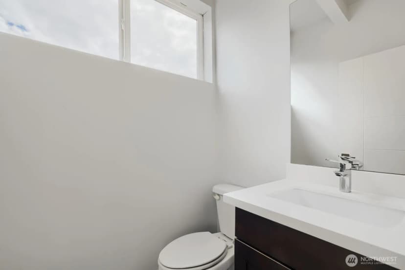 Property photo for 911 N 104th Street #b, Seattle photo 31
