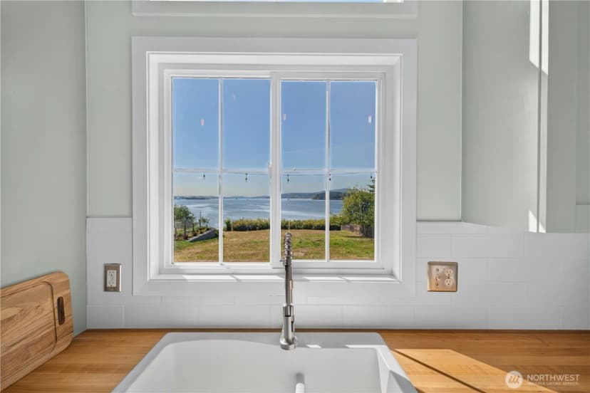Property photo for 6938 Channel View Drive, Anacortes photo 11