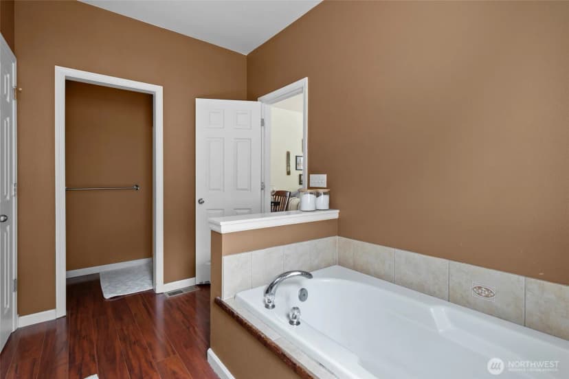 Property photo for 2140 Sw Vista Park Drive, Oak Harbor photo 21