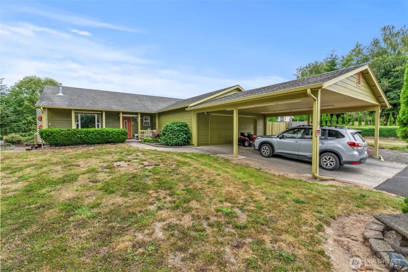 Property photo for 10 Par Drive, Cathlamet