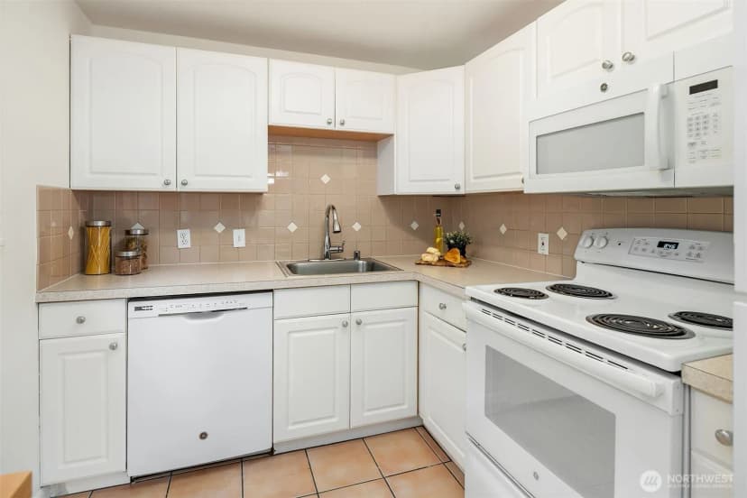 Property photo for 5614 Fauntleroy Way Sw, Seattle photo 25