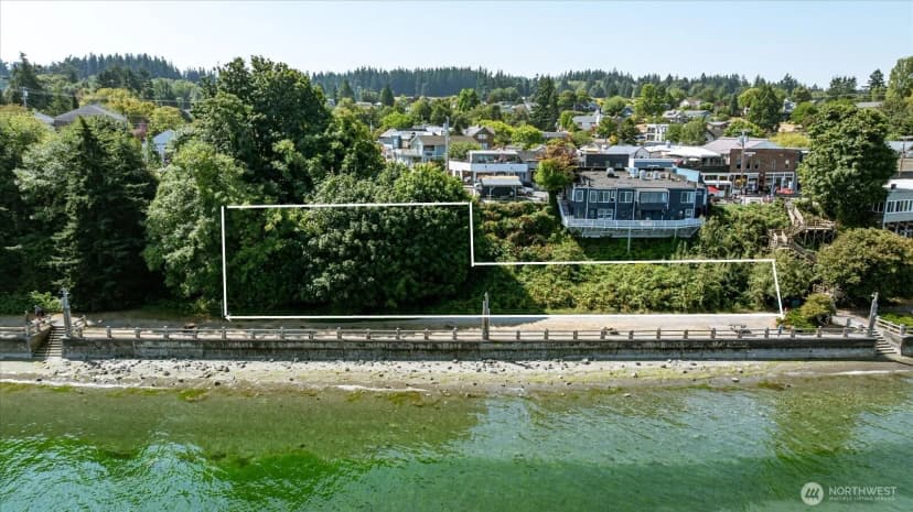 Property photo for 104 First Street, Langley photo 2
