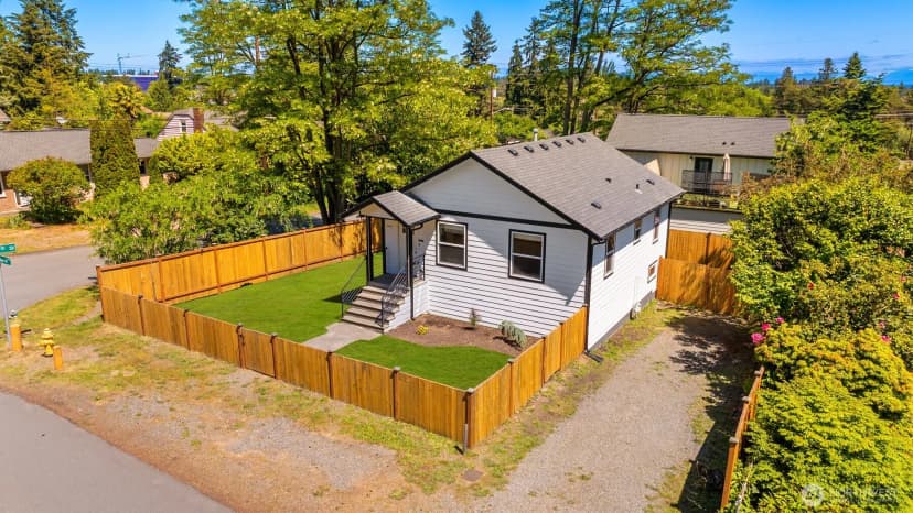 Property photo for 11558 Fremont Avenue, Seattle photo 25