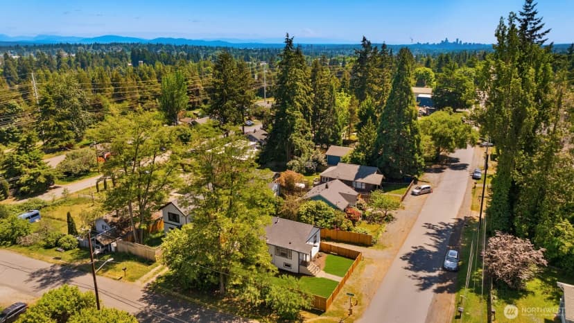 Property photo for 11558 Fremont Avenue, Seattle photo 30