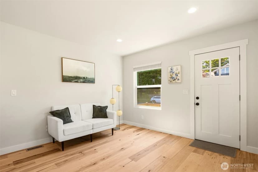 Property photo for 11558 Fremont Avenue, Seattle photo 21