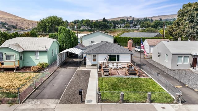 Property photo for 145 Nw F Street, Ephrata