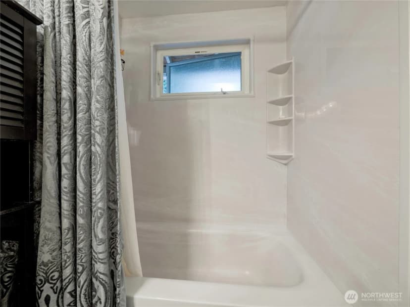 Property photo for 30443 3rd Avenue S, Federal Way photo 14