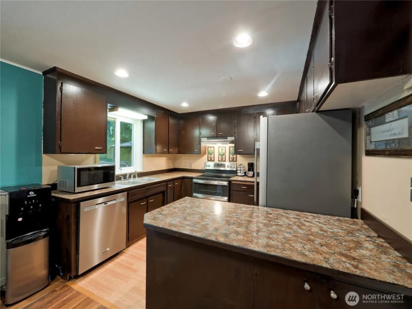 Property photo for 30443 3rd Avenue S, Federal Way photo 10