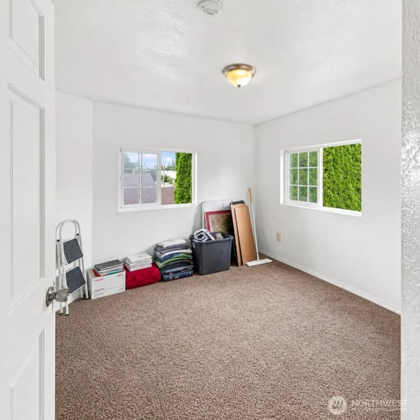 Property photo for 702 5th Avenue Nw, Puyallup photo 17