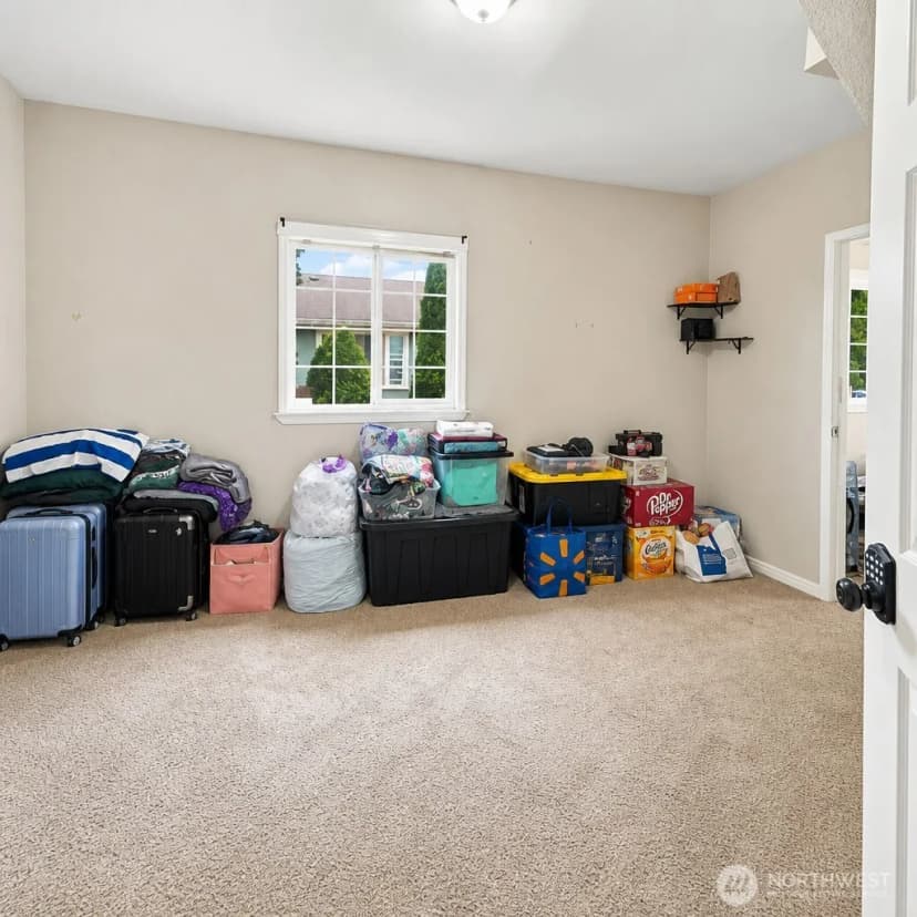 Property photo for 702 5th Avenue Nw, Puyallup photo 9