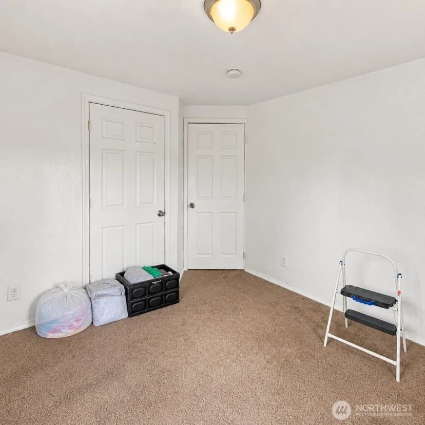 Property photo for 702 5th Avenue Nw, Puyallup photo 16