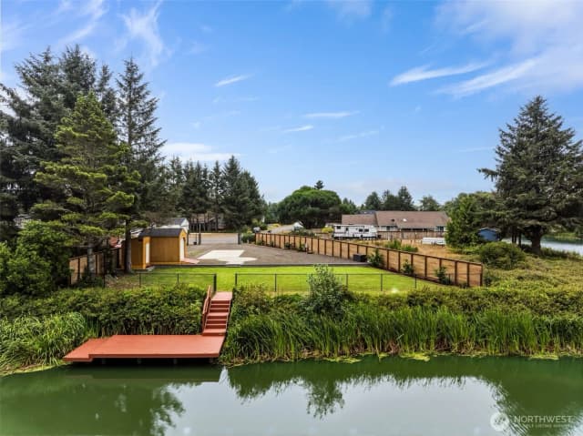 Property photo for 735 Swan Court Se, Ocean Shores photo 2