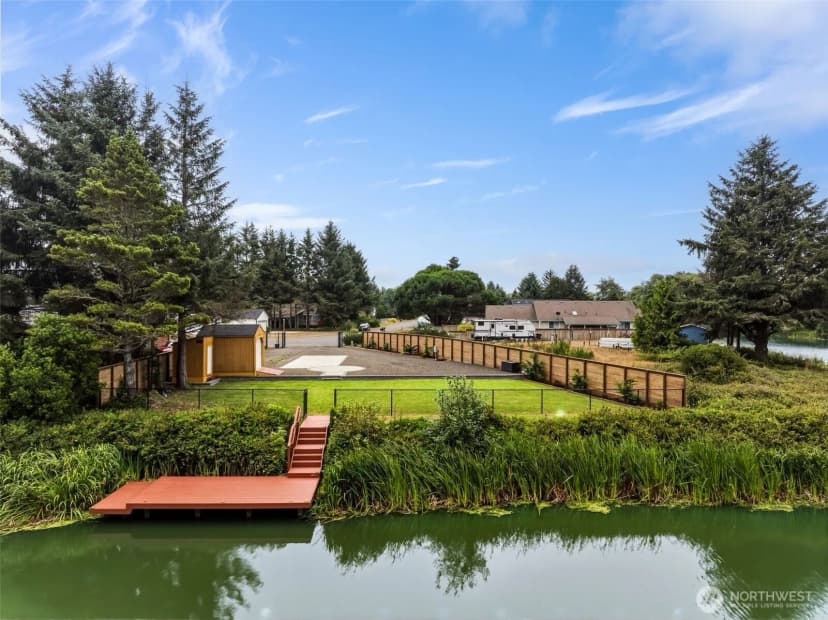 Property photo for 735 Swan Court Se, Ocean Shores photo 2