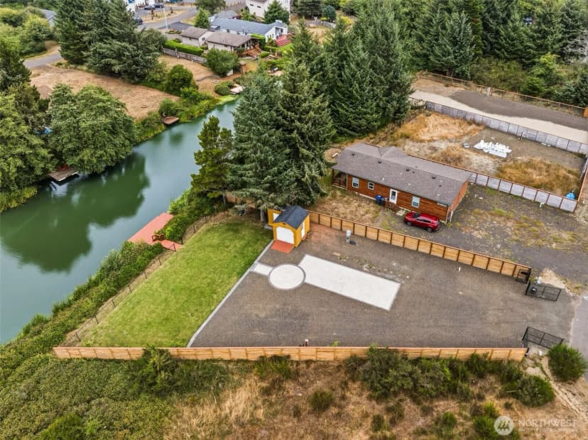 Property photo for 735 Swan Court Se, Ocean Shores photo 15