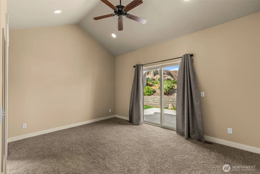 Property photo for 1726 Skeena Court, Wenatchee photo 17