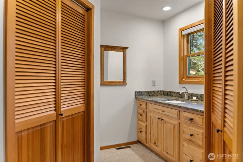 Property photo for 101 Evans, Winthrop photo 28