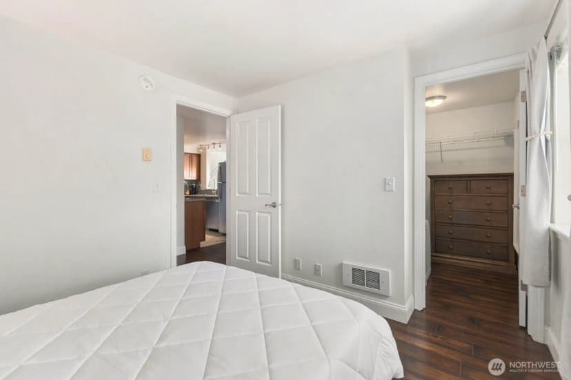 Property photo for 300 10th Avenue #a309, Seattle photo 12