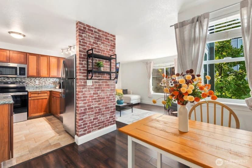 Property photo for 300 10th Avenue #a309, Seattle photo 6