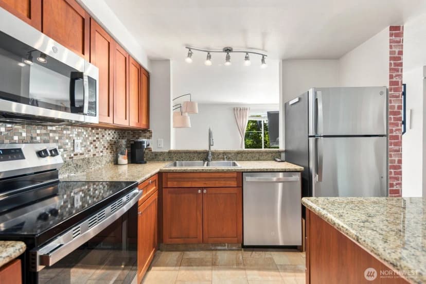 Property photo for 300 10th Avenue #a309, Seattle photo 9