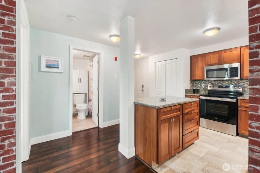 Property photo for 300 10th Avenue #a309, Seattle photo 8