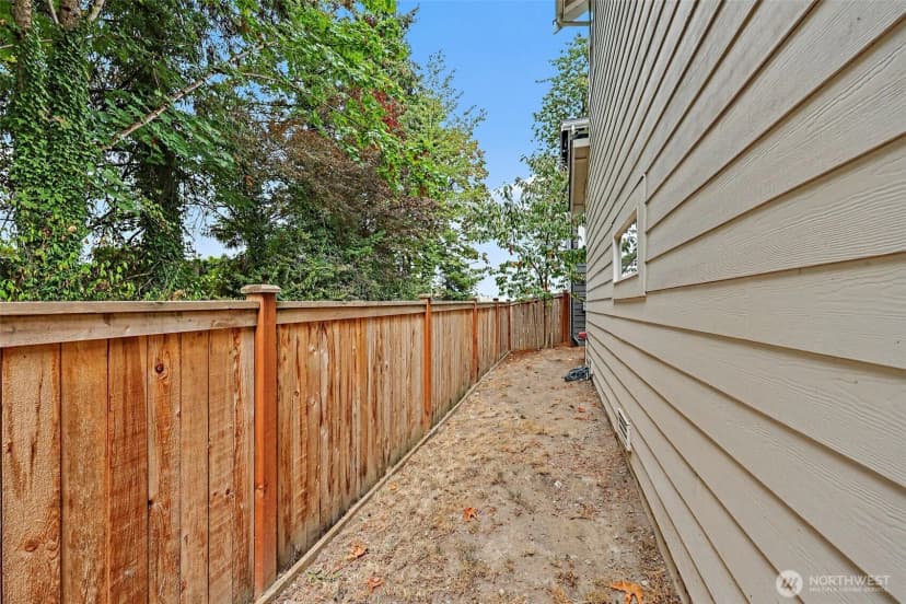 Property photo for 11605 Ne 155th Street, Kirkland photo 36