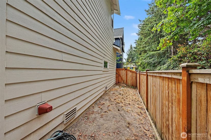 Property photo for 11605 Ne 155th Street, Kirkland photo 35